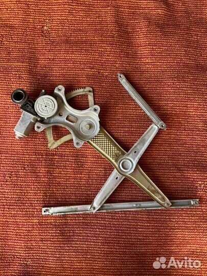 Электростеклоподъемник передний левый Corolla e120