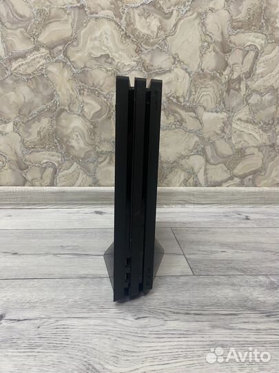 PS4 PRO + 7 игр