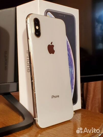 iPhone Xs, 64 ГБ