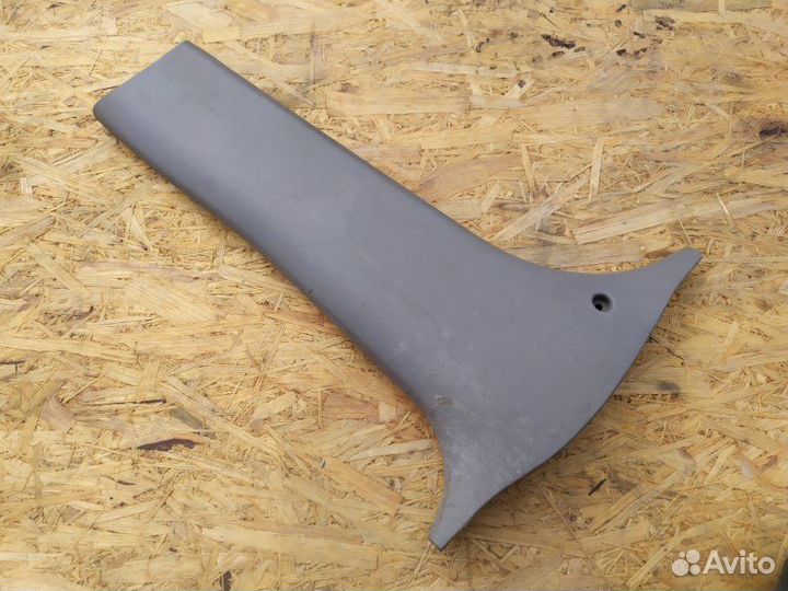 Обшивка стойки левая Nissan March K11 1.0 1998