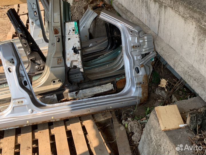 Порог левый правый стойка Mitsubishi lancer 9 ix