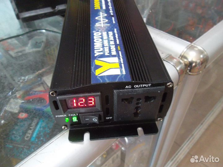 Преобразователь бесперебойник напряжения 12-220