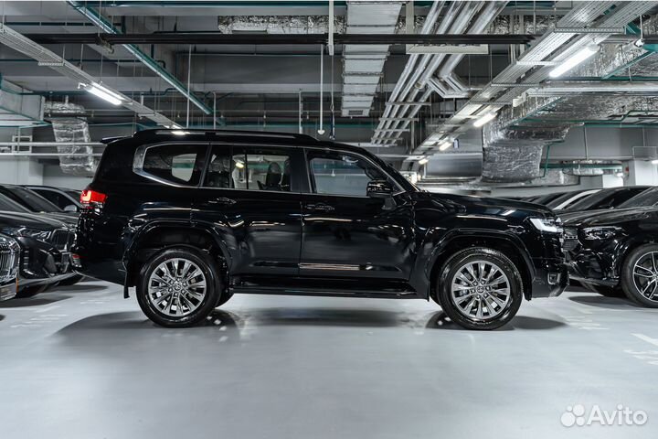 Toyota Land Cruiser 3.5 AT, 2023, 3 км