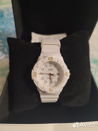 Часы женские Casio Collection LRW-200H-7E2