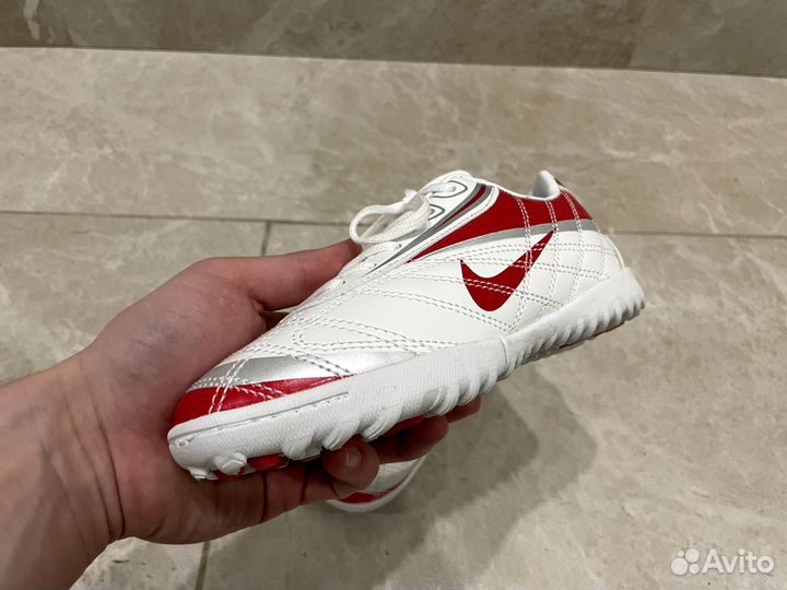 Шиповки для футбола nike