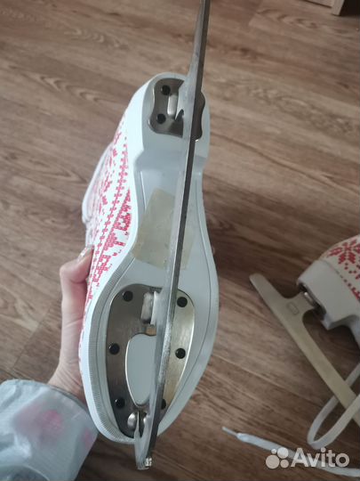 Коньки женские