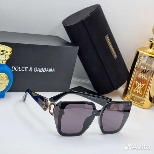 Очки солнцезащитные