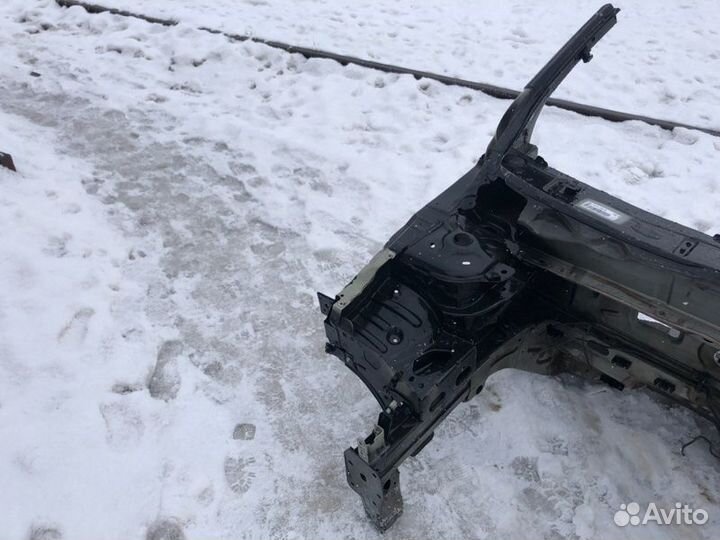 Четверть кузова, лонжерон передний правый Renault