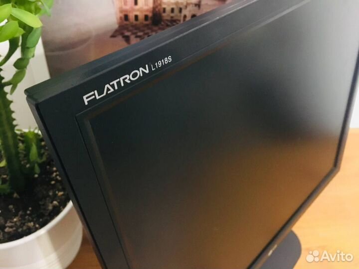 Монитор LG flatron l1918s