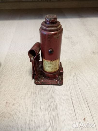 Домкрат гидравлический 3 тонн