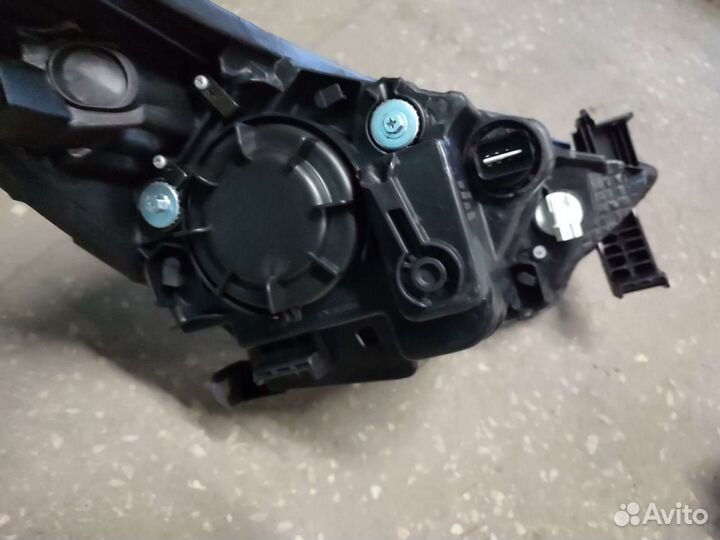 Фара Хендай Солярис 10-14 г.в. левая,правая