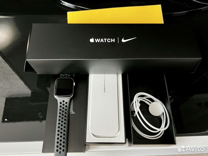 Часы apple watch 5 44 mm nike