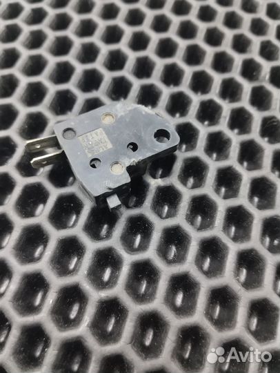 Kawasaki zx7r, zx7, ZX750P Датчик стоп сигнала