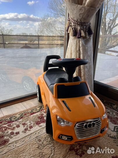 Машинка каталка толокар