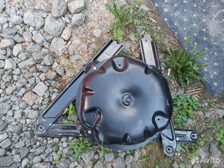 Крепление запасного колеса и аккумулятора бмв Х5