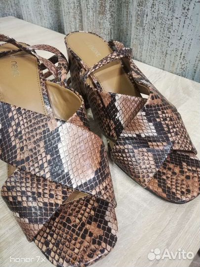 Сандалии новые Next