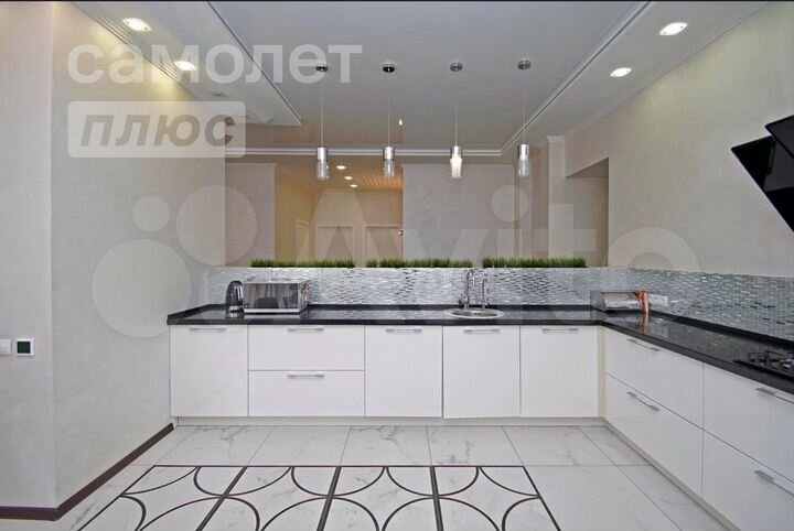 3-к. квартира, 119,6 м², 1/6 эт.