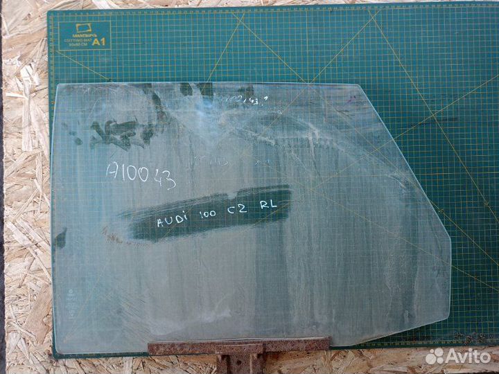 Стекло заднее левое Audi 100 C2 (43)