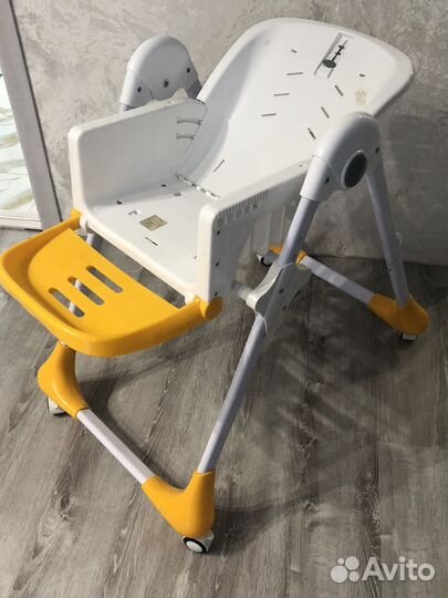 Стульчик для кормления capella