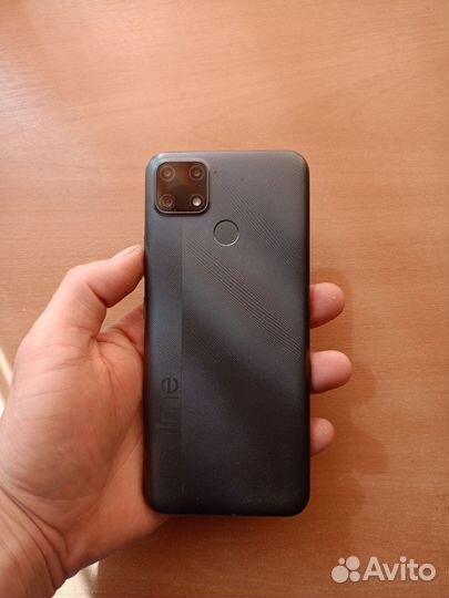 Телефон Realme c25