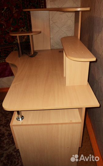 Компьютерный стол