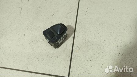 Кнопка регулировки зеркала