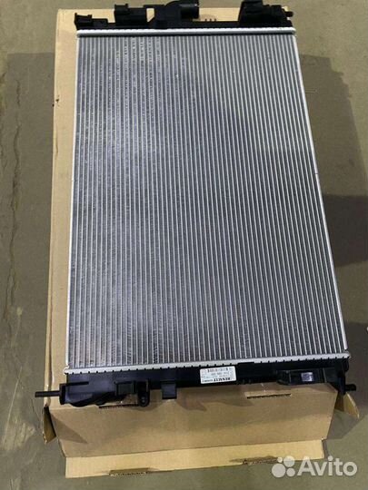 214108600r радиатор охлаждения Renault Duster