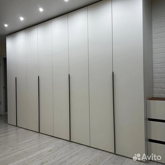 Шкаф распашной