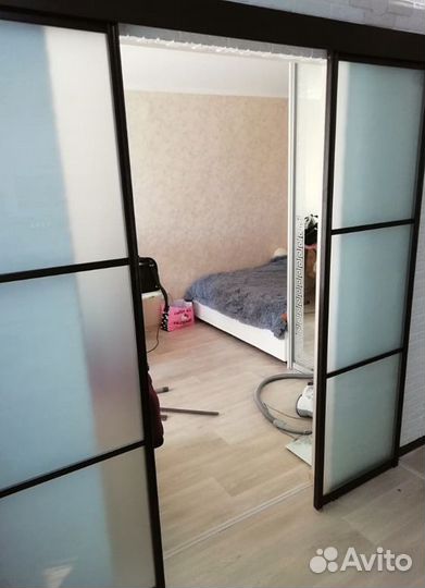 Межкомнатная раздвижная перегородка / Двери