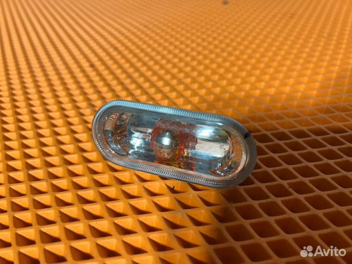 Повторитель поворота Volkswagen Polo V 1.6 cfna