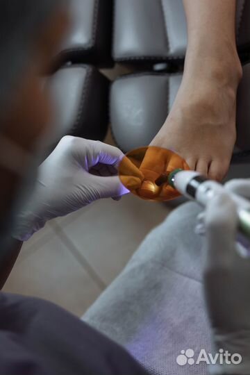 Маникюр и педикюр