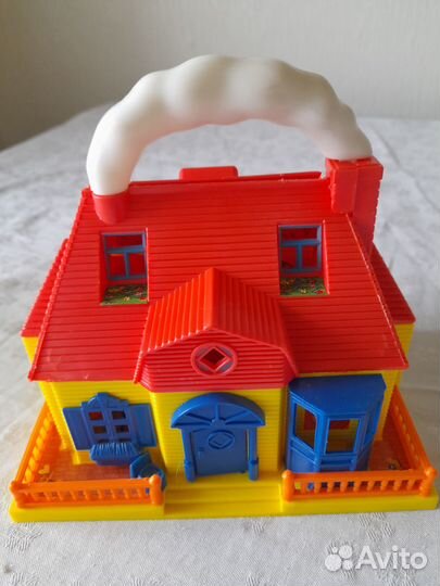 Кукольный домик с мебелью