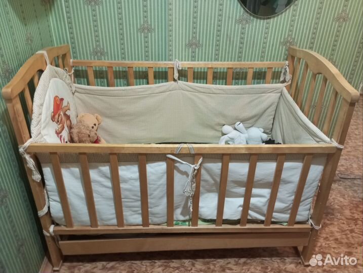 Детская кроватка