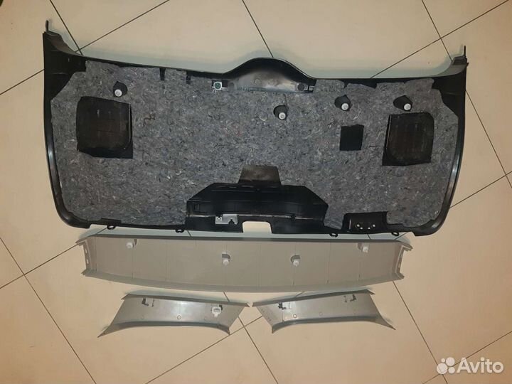 Обшивка 5-й двери Subaru Outback 2007 г.в