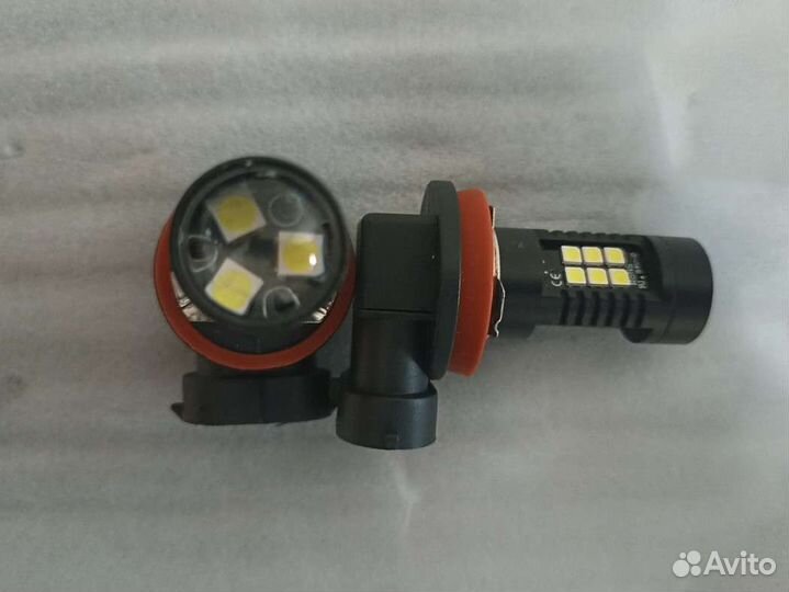 Две лампы Н8 светодиодные белый свет 6000К