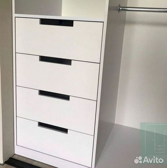 Распашной шкаф