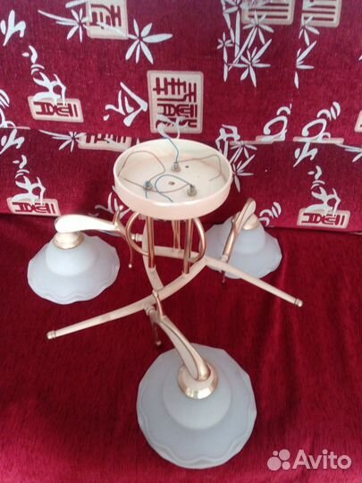 Люстра трёх рожковая, б/у