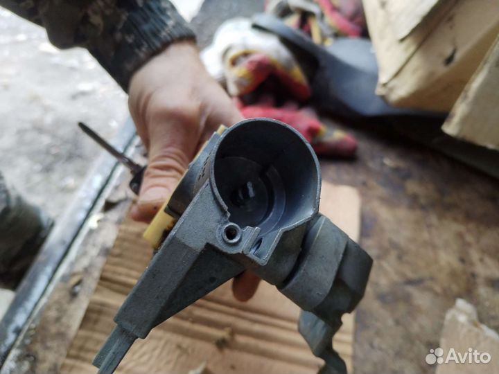 Замок зажигания Митсубиси Лансер 9