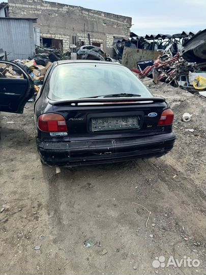 В разборке ford mondeo 1