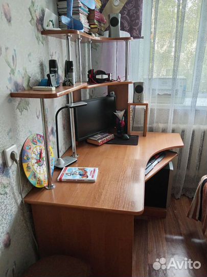 Компьютерный стол