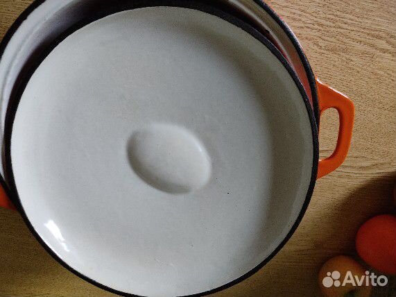 Кастрюля чугунная эмалированная