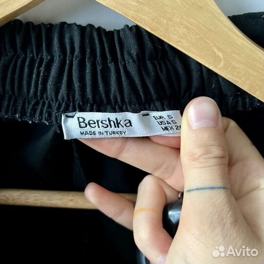 Классические шорты bershka