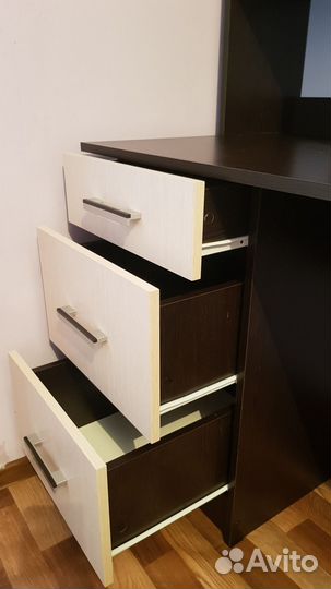 Письменно-компьютерный стол с надстройкой Новый