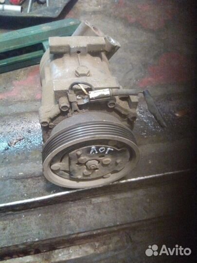 Компрессор кондиционера Renault Logan