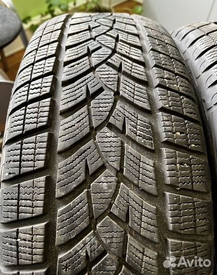 Goodyear UltraGrip Ice SUV 235/60 R18 107T