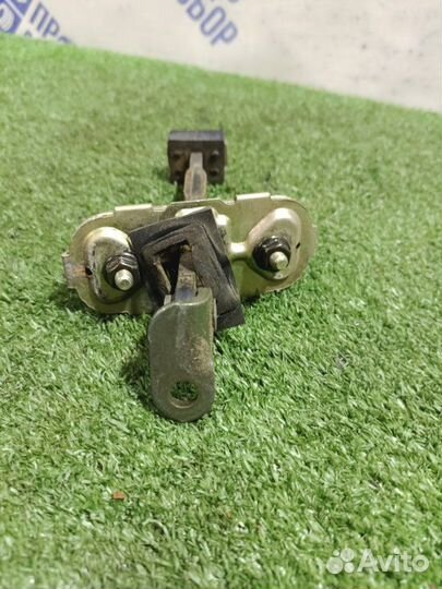 Ограничитель двери задний правый Ssangyong Rexton