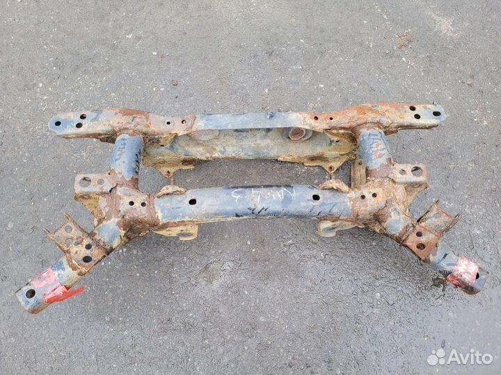 Подрамник задний на Toyota RAV4 XA30 3