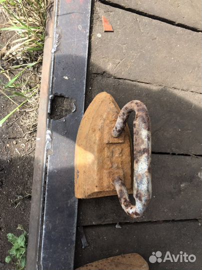 Утюг старинный