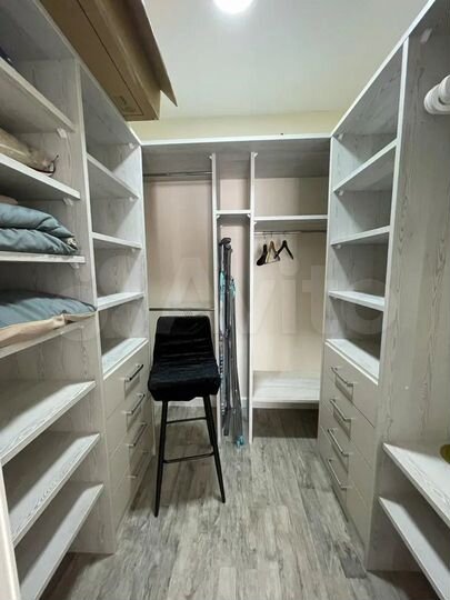 2-к. квартира, 64 м², 9/18 эт.