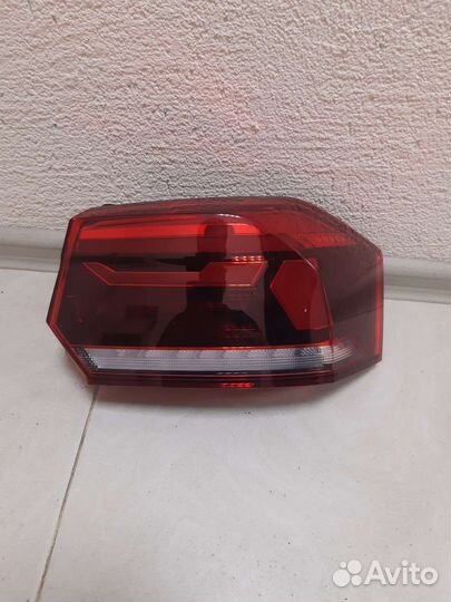 Задний фонарь VW Polo Лифтбэк.Оригинал.Правый